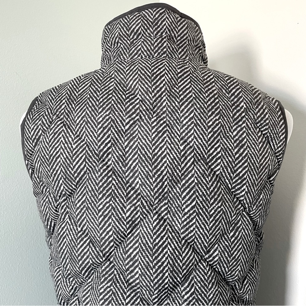 J. Crew Excursion Quilted Herringbone Down Vest Zip Up Gray & White Size S - Picture 8 of 11